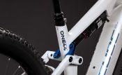 Elektrokolo Cube Stereo Hybrid ONE44 HPC Pro 800 metallicwhite´n´blue 2027