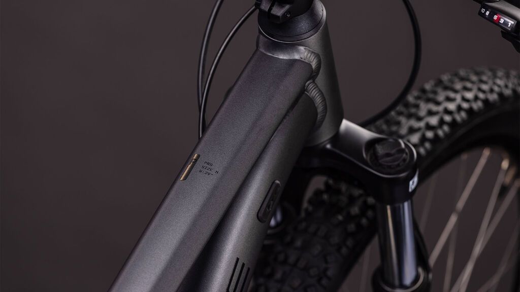 Horské kolo Cube Aim Pro slateblack´n´black 2026