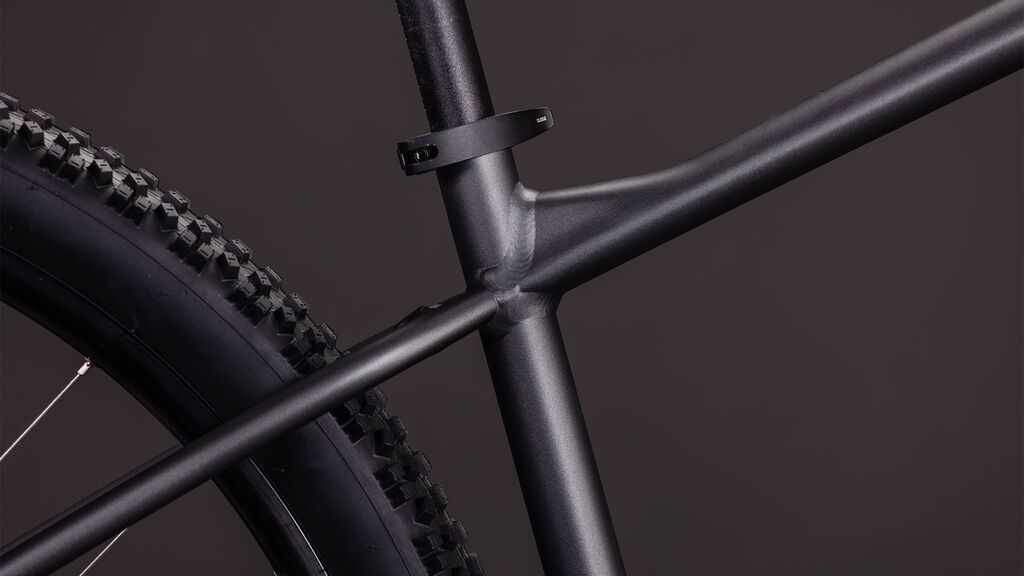 Horské kolo Cube Aim Pro slateblack´n´black 2026