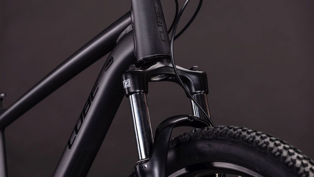 Horské kolo Cube Aim Pro slateblack´n´black 2026