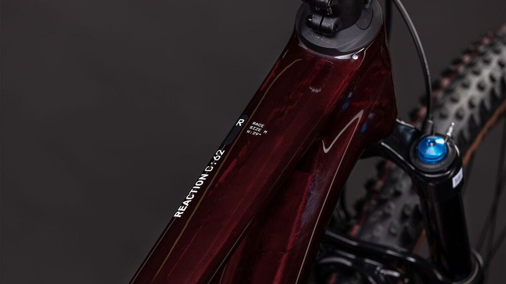 Horské kolo Cube Reaction C:62 Race liquidred´n´white 2026