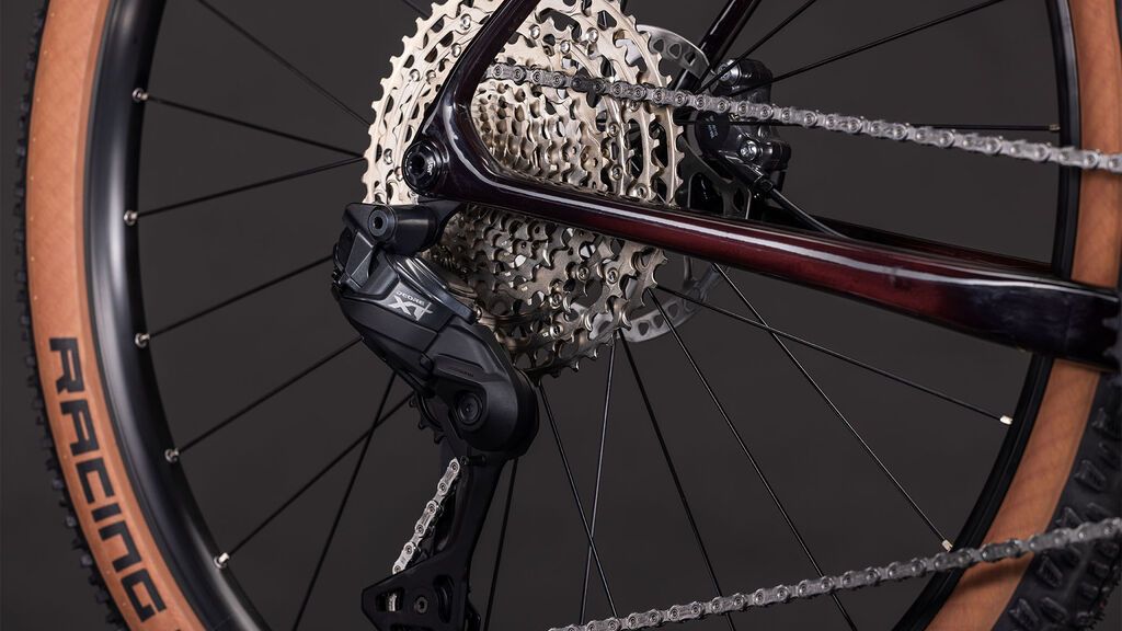 Horské kolo Cube Reaction C:62 Race liquidred´n´white 2026