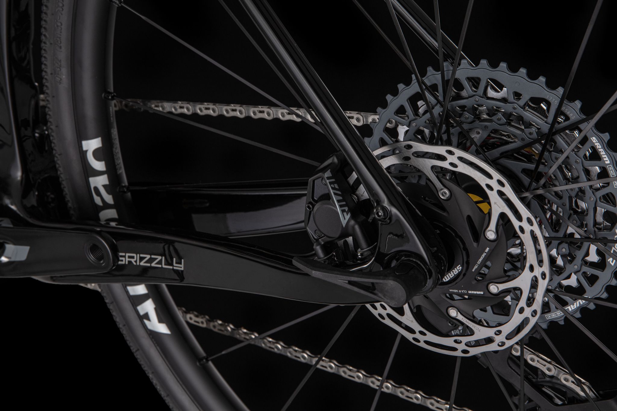 Gravel kolo 4EVER GRIZZLY AXS black 2026