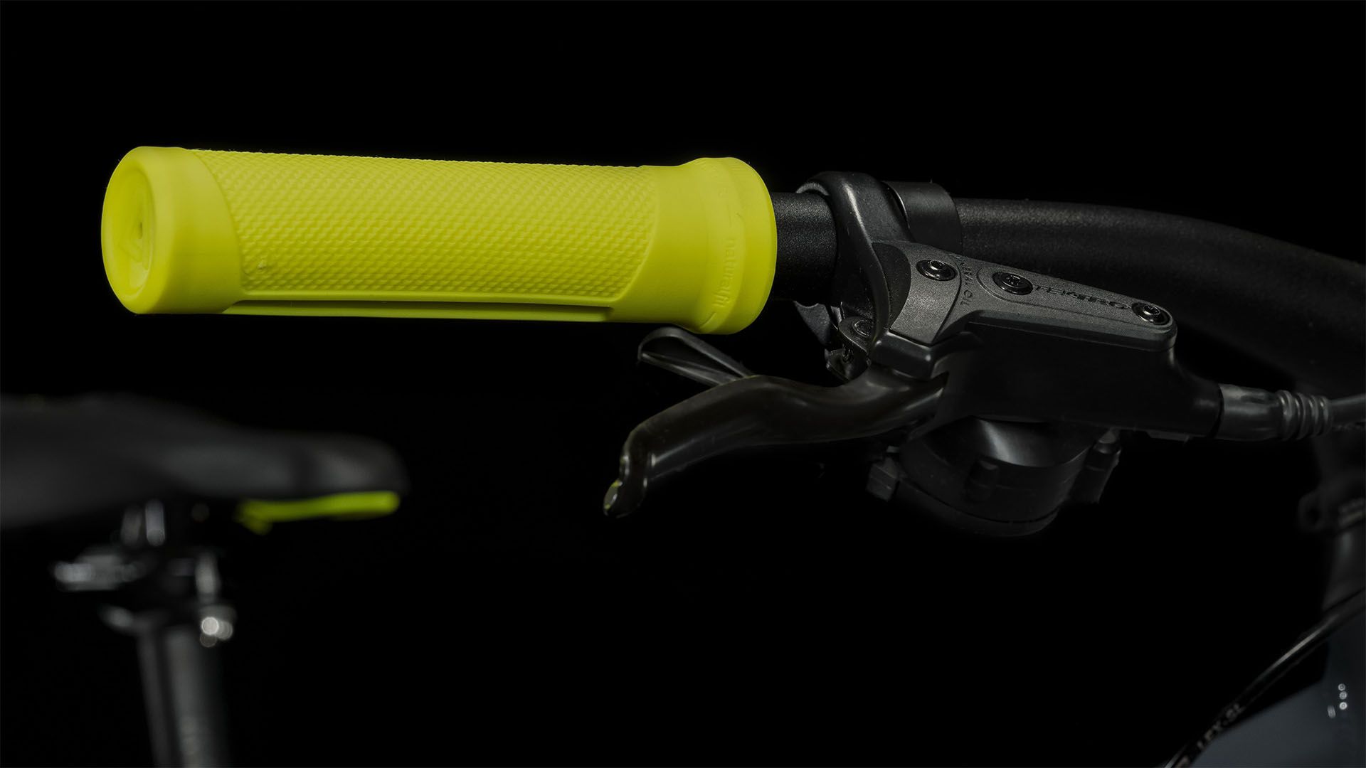 Horské kolo Cube Aim Pro grey´n´flashyellow 2024
