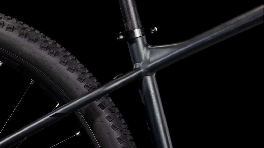 Horské kolo CUBE Attention SLX blackmetal´n´black 2025