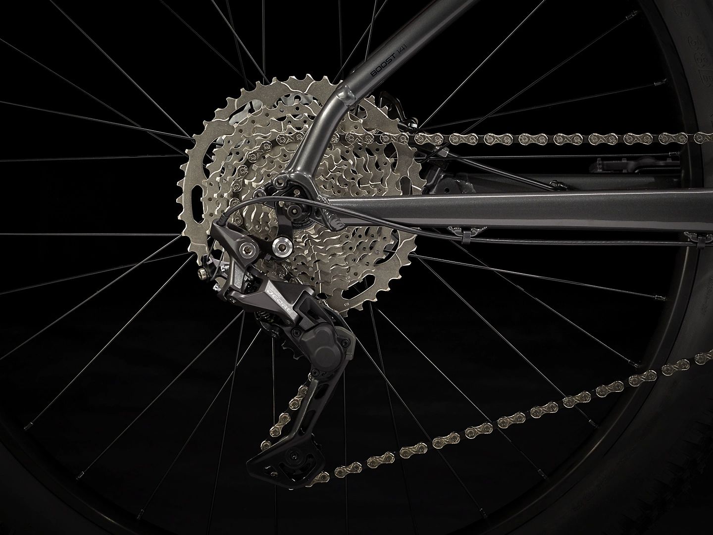 Horské kolo TREK Roscoe 6 27,5+ Lithium Grey/Cobra Blood 